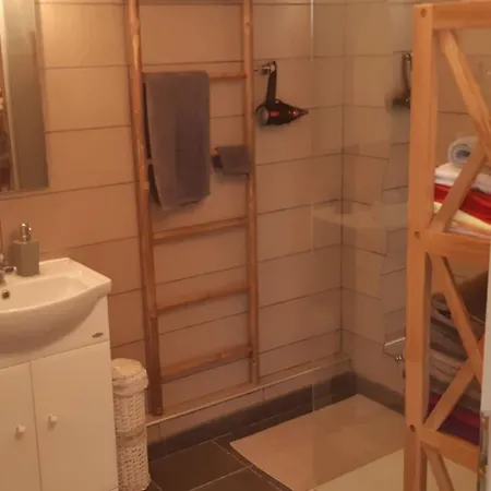 Mini - Vue Apartment *